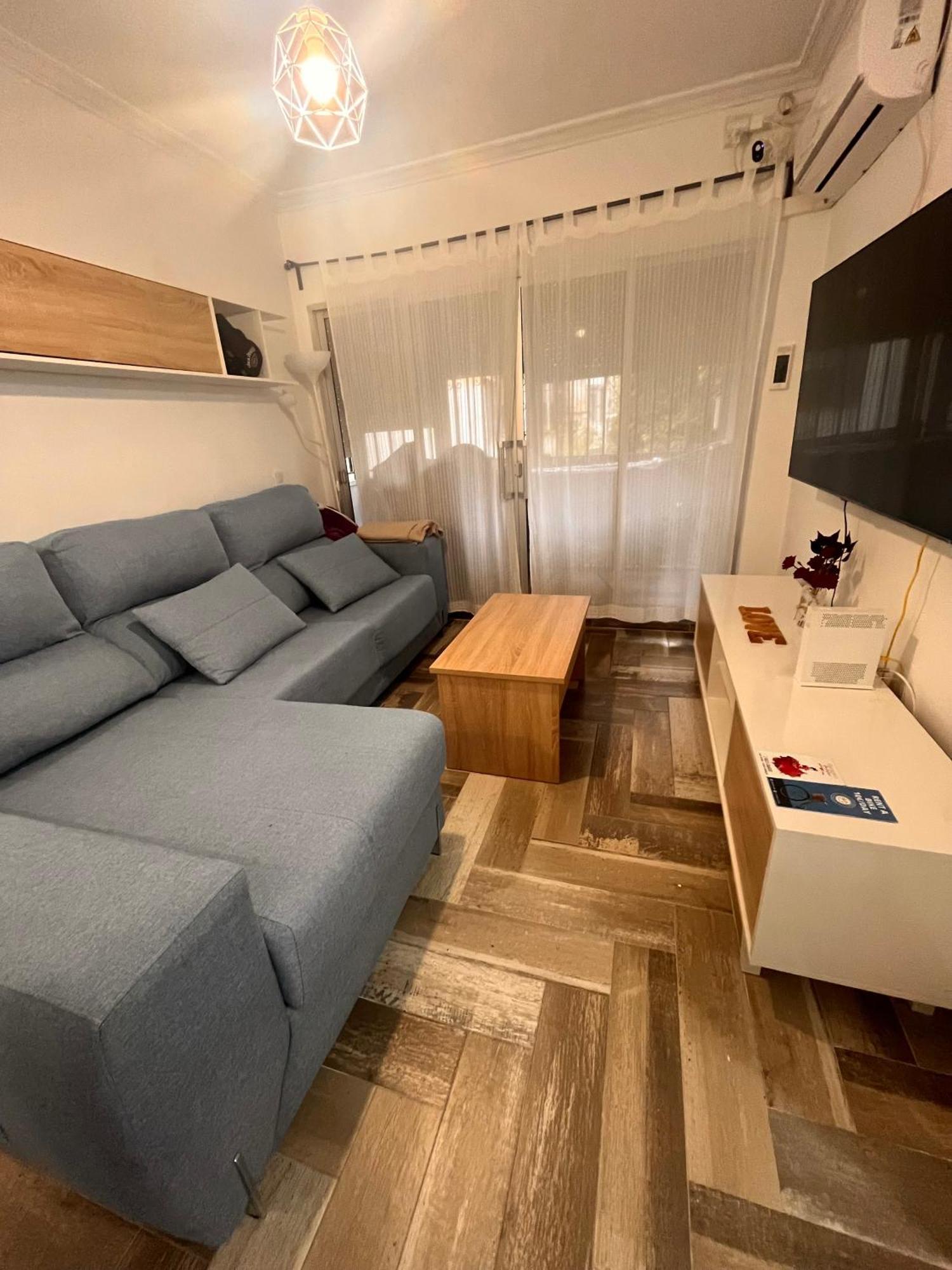 Lovely Rooms En Piso Compartido Seville Luaran gambar